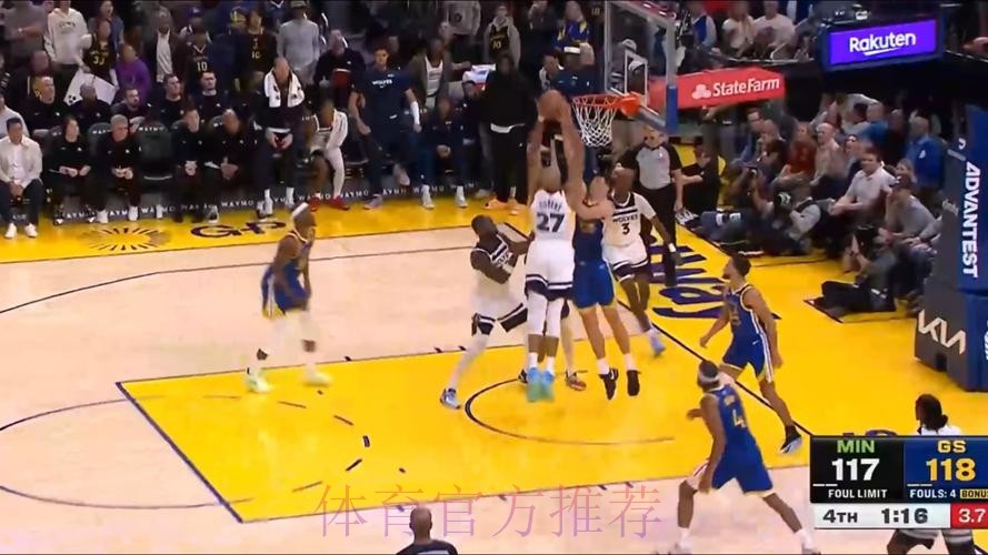 迪文岑佐上篮不进 戈贝尔神兵天降炸筐得手